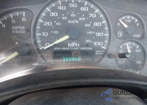 2000 Chevrolet Silverado 1500 z USA, uszkodzony, nr VIN 1GCEC14W1YZ298647